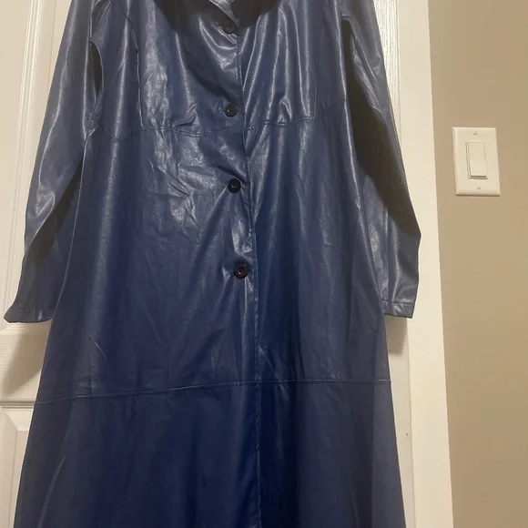 Leather trench coat - Picture 1 of 4